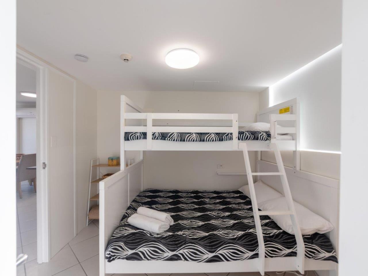 Crystal Beachfront Apartments Gold Coast Zewnętrze zdjęcie